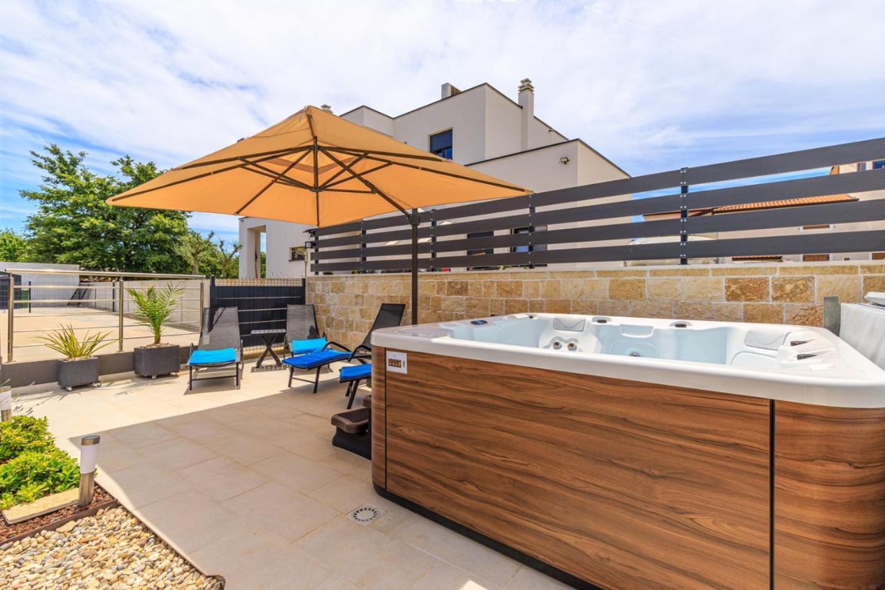 Sabena Apartment With Private Whirlpool ポレッチ エクステリア 写真