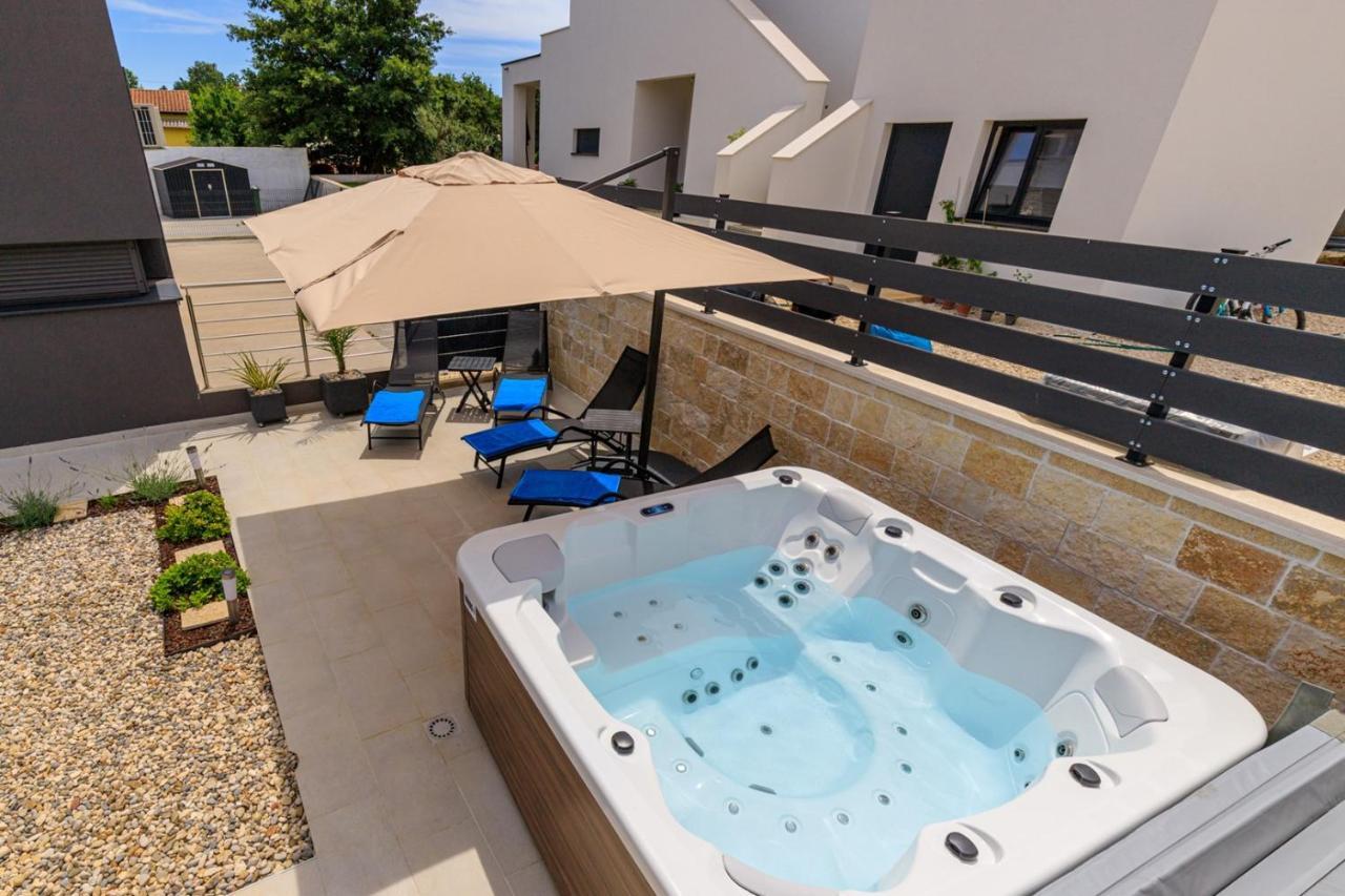 Sabena Apartment With Private Whirlpool ポレッチ エクステリア 写真