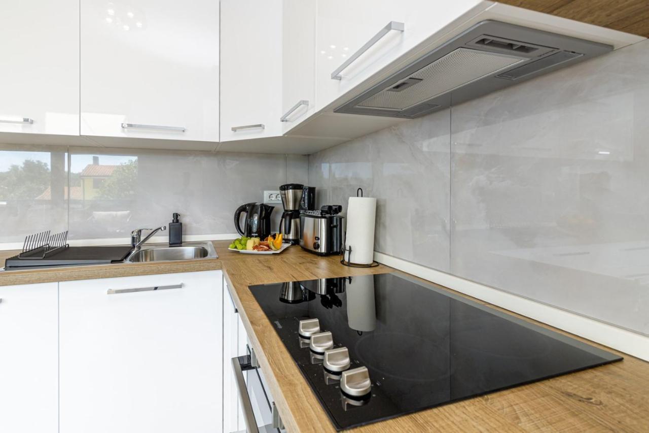 Sabena Apartment With Private Whirlpool ポレッチ エクステリア 写真